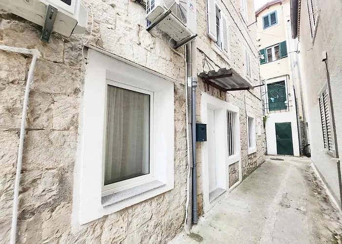 #22 Apartment Split Center