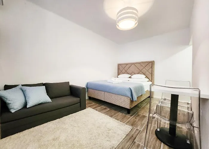 #22 Apartment Split Center